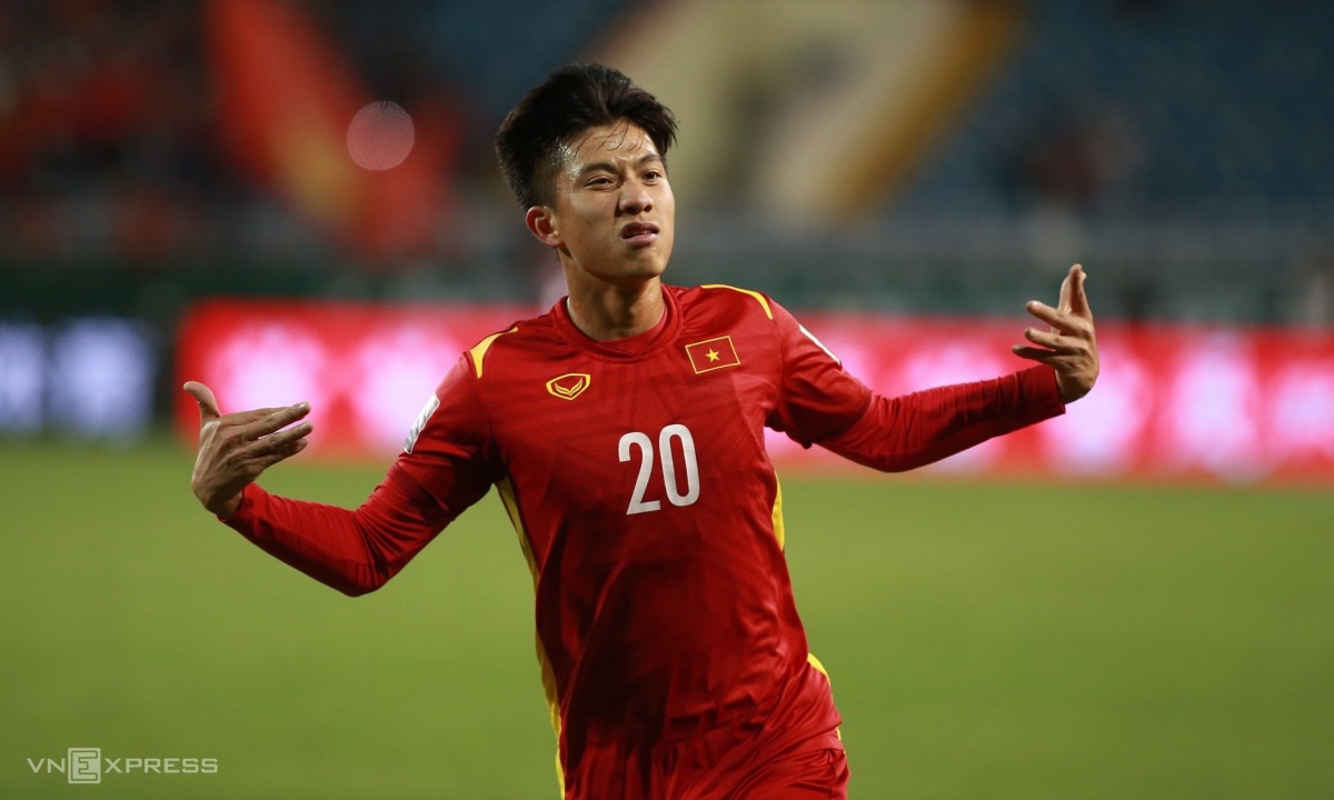 Phan Văn Đức mừng bàn nâng tỷ số lên 3-0, trong trận Việt Nam thắng Trung Quốc 3-1, ở vòng loại ba World Cup 2022 - khu vực châu Á, tại sân Mỹ Đình vào tháng 2/2022. Ảnh: Lâm Thoả