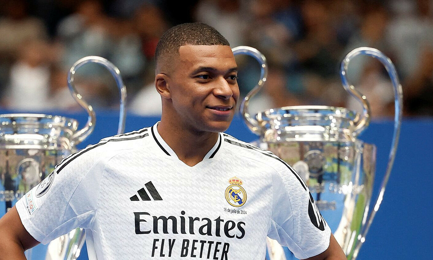 Kylian Mbappe ra mắt sân Bernabeu với tư cách cầu thủ Real Madrid tại Tây Ban Nha ngày 16/7/2024. Ảnh: Reuters