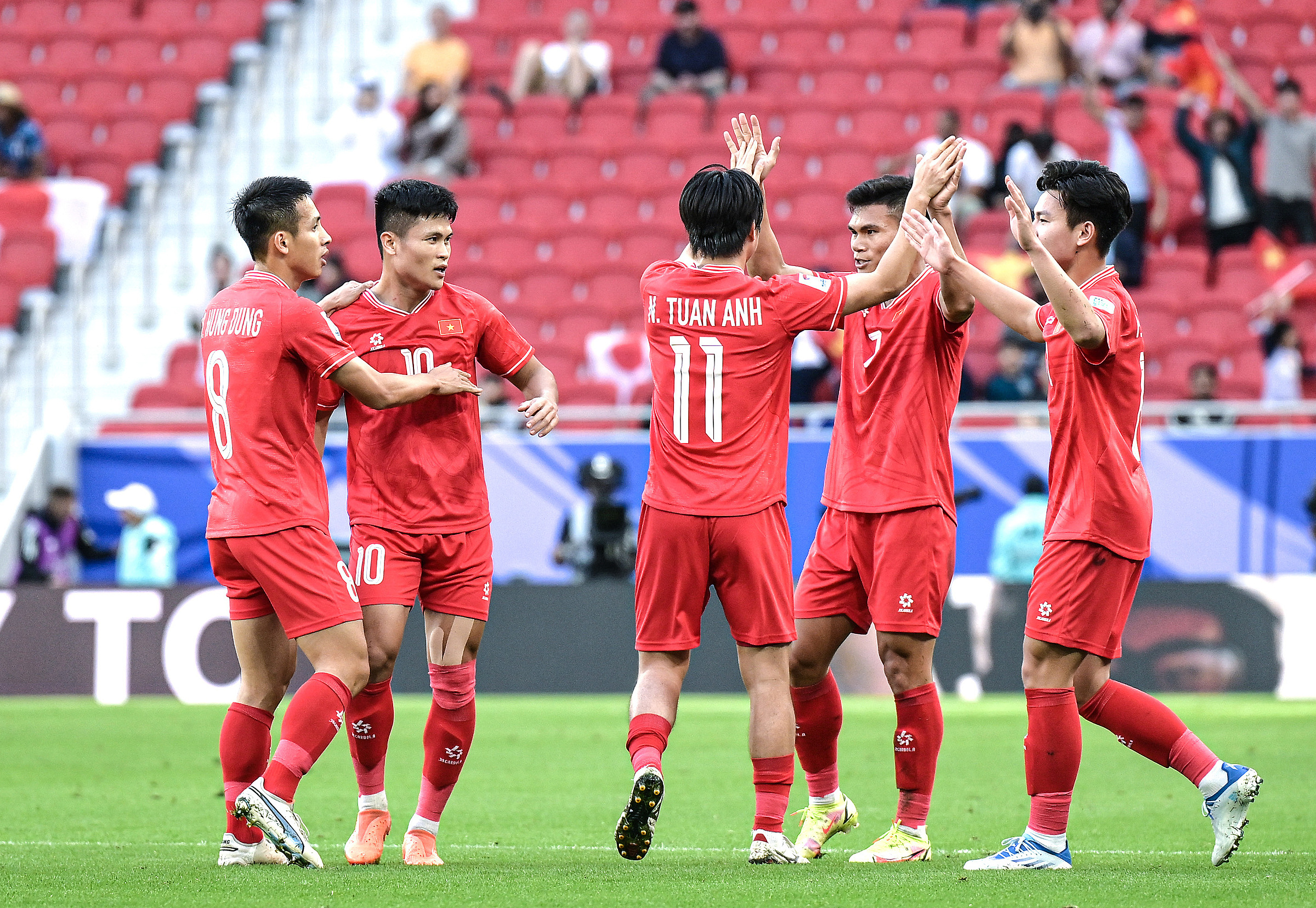 Việt Nam mừng bàn nâng tỷ số lên 2-1 trong trận thua Nhật Bản 2-4 ở vòng bảng Asian Cup 2023. Ảnh: AFC